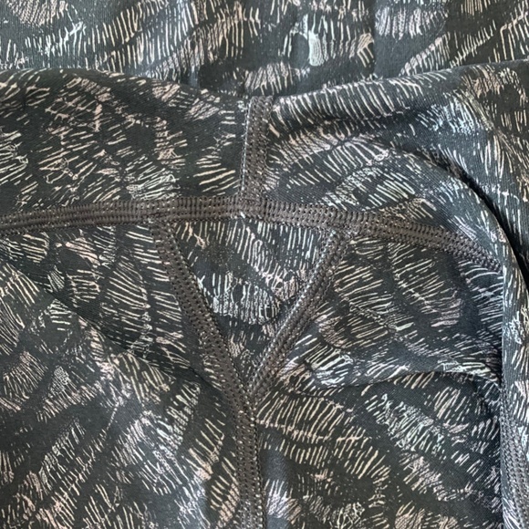 Lululemon Wunder Under Scalloped Hem high Rise crop 23' Size 10 - Picture 8 of 8